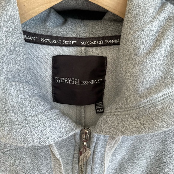 Victoria Secret SUPERMODEL ESSENTIALS ZIP UP HOODIE JACKET GRAY MEDIUM 🪽🪽 - Picture 4 of 13